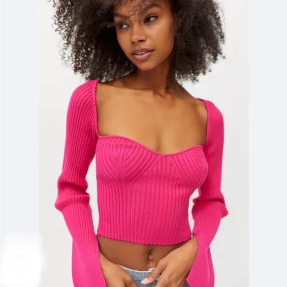 UO Juliet Portrait Sweetheart Neckline Ribbed Cropped Raspberry Sweater